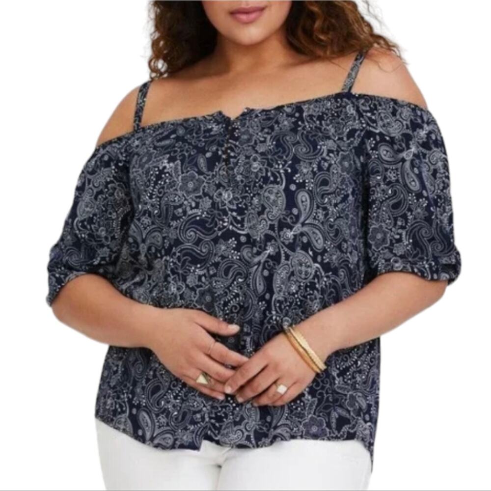 Torrid Women's Plus Size 3X Challis Cold Shoulder Top‎ Navy Paisley Handkerchief